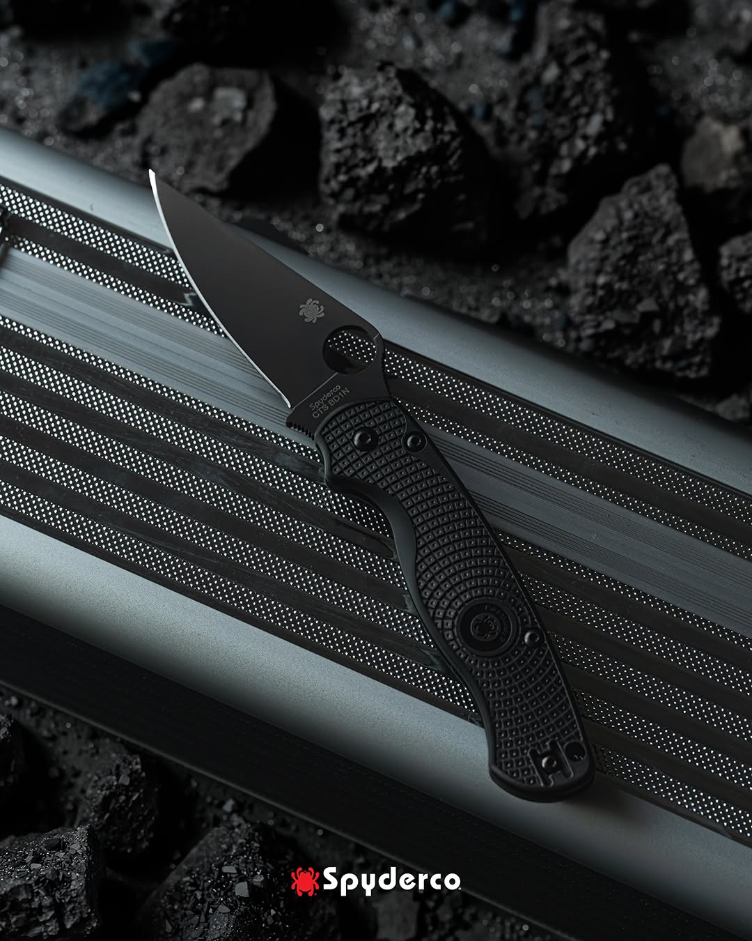 Spyderco ParaMilitary 2 Lightweight 3.47" CTS BD1N Black DLC FRN Folding Knife C81PBBK2