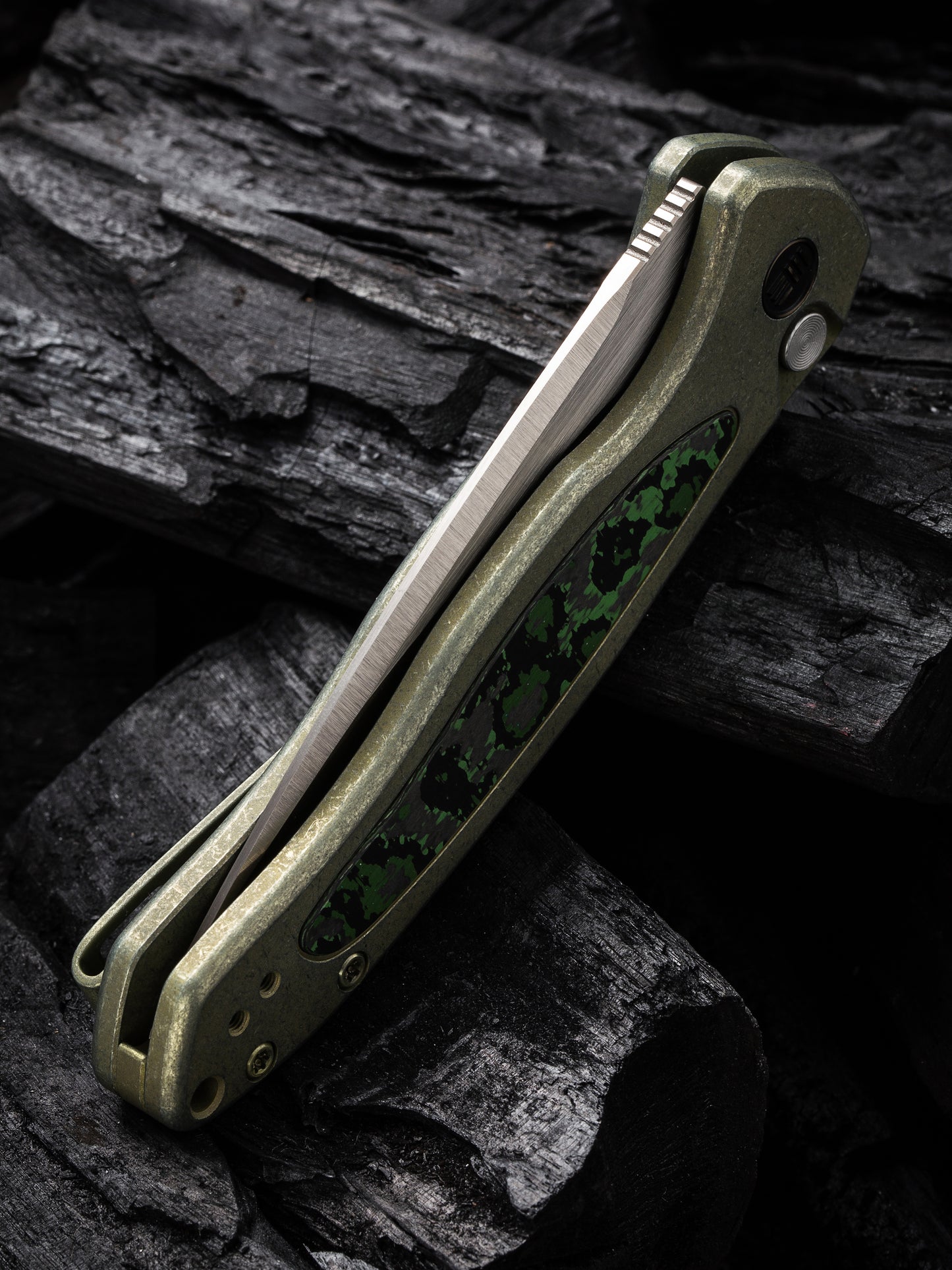 WE Kitefin Button Lock Limited Edition 3.22" CPM 20CV Jungle Wear Fat Carbon Fiber Green Titanium Folding Knife WE19002N-2