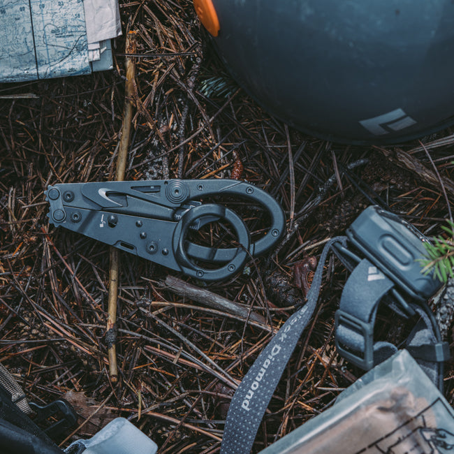 SOG Parashears Black 11-Tool Rescue Multi-Tool with MOLLE Sheath