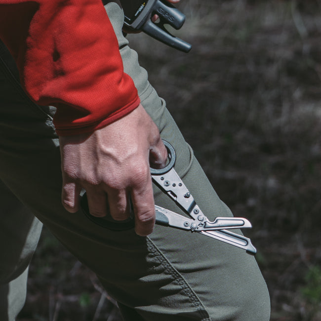 SOG Parashears Black 11-Tool Rescue Multi-Tool with MOLLE Sheath