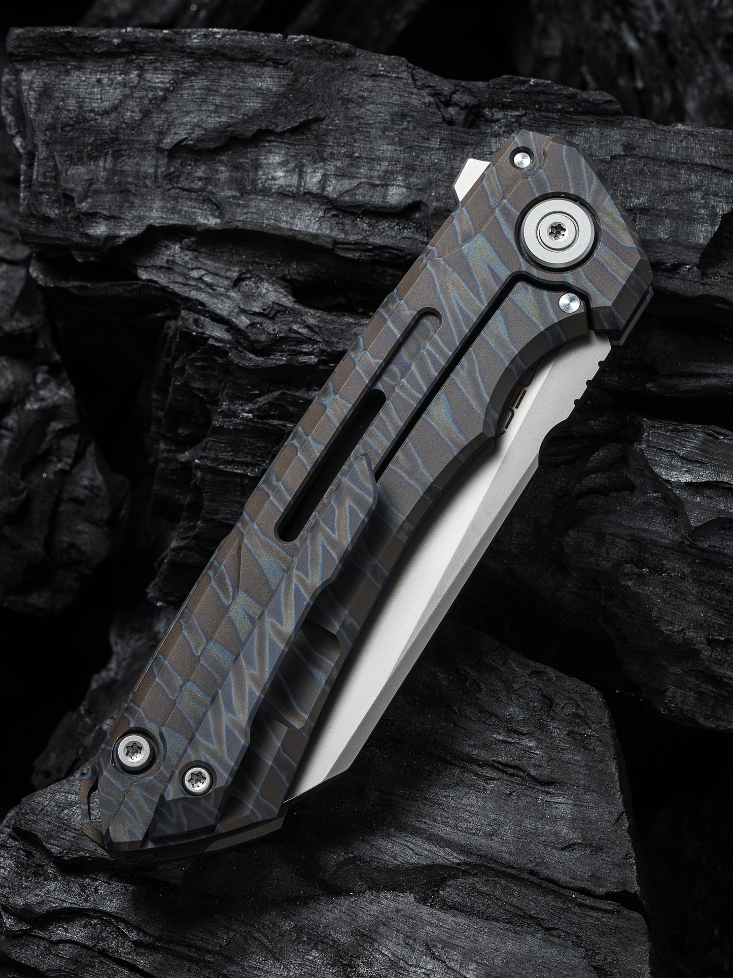 WE Snecx Mini Buster 3.43" CPM 20CV Tiger Stripe Flamed Titanium Folding Knife 2003C
