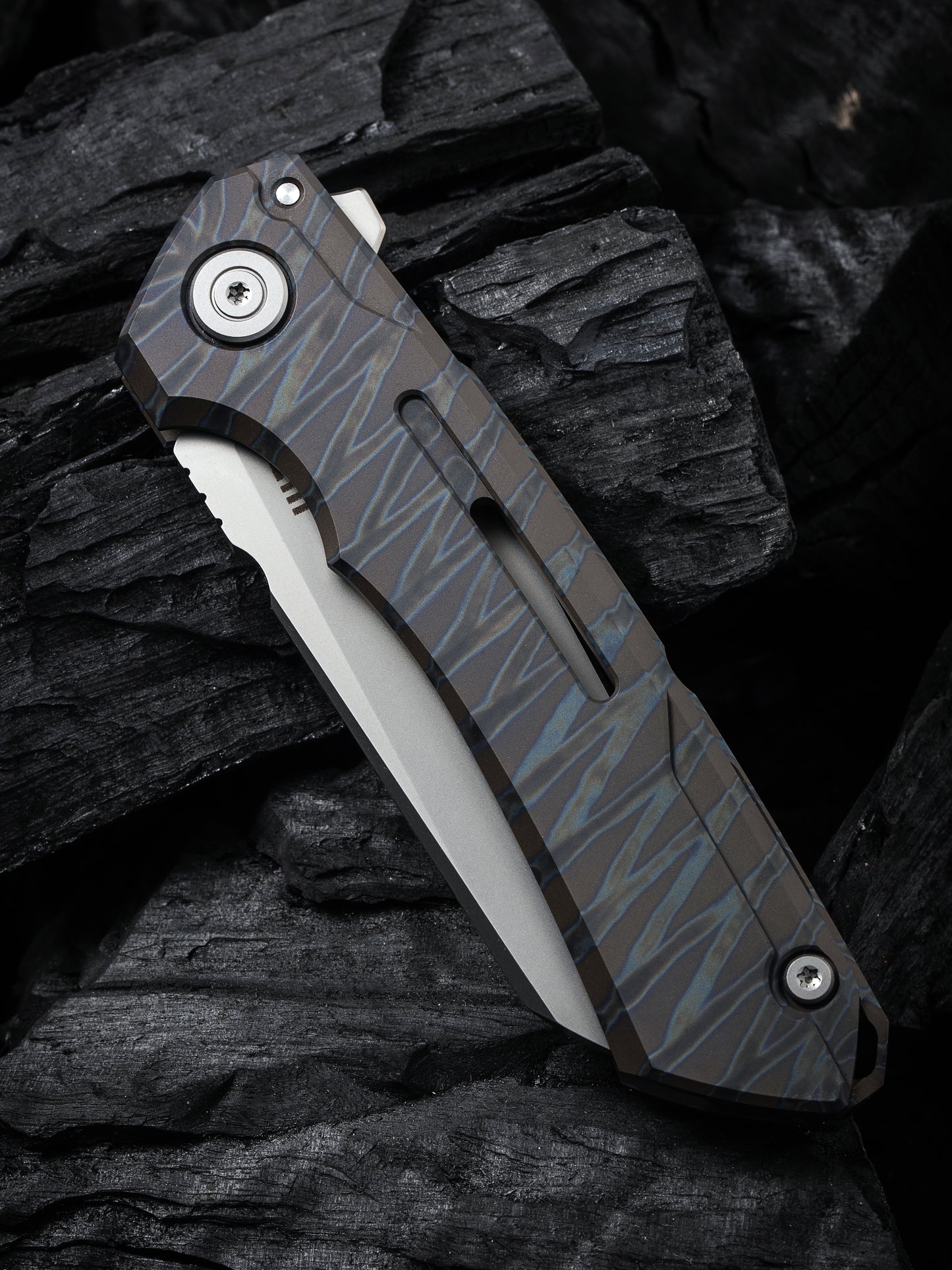 WE Snecx Mini Buster 3.43" CPM 20CV Tiger Stripe Flamed Titanium Folding Knife 2003C