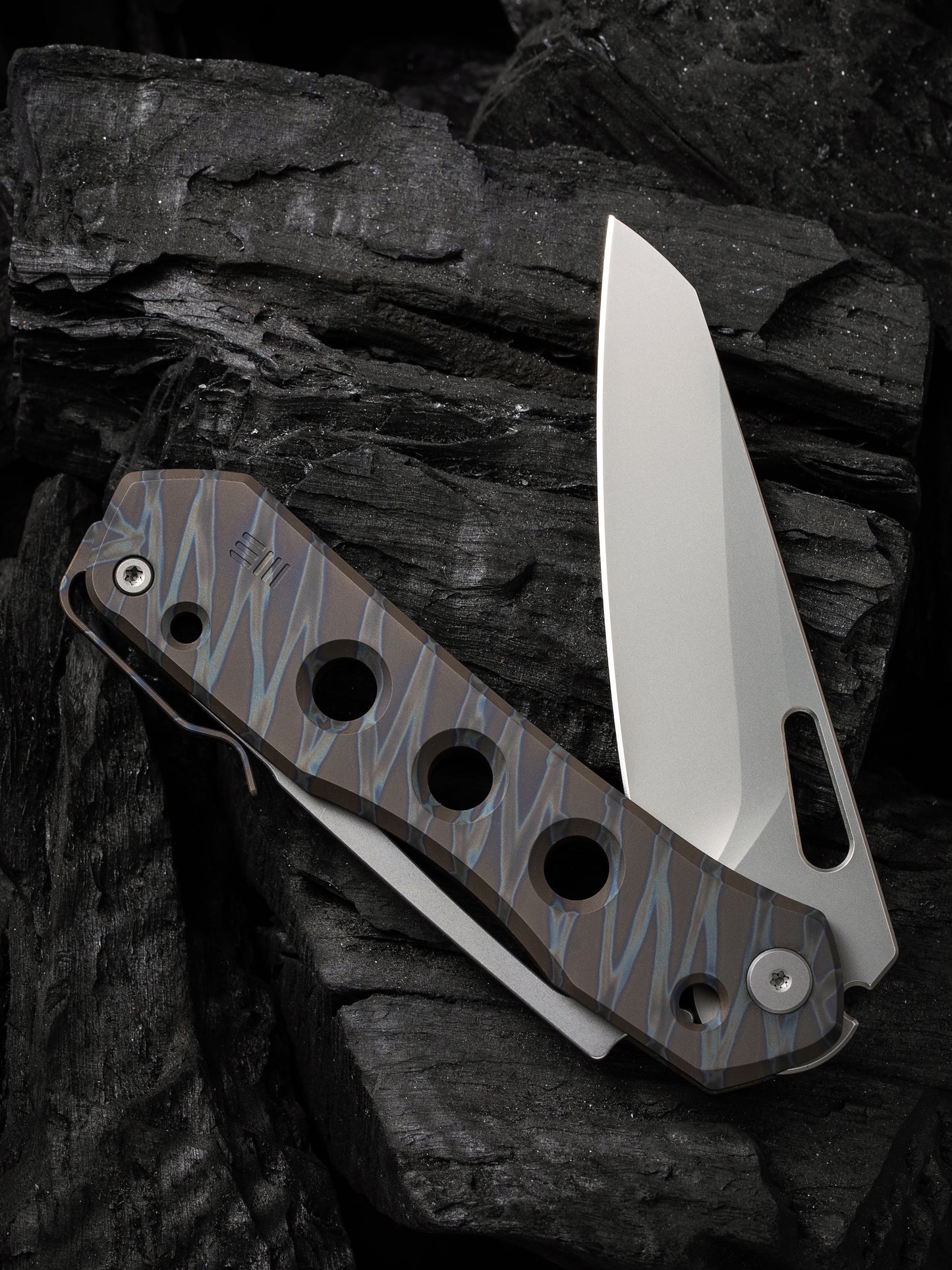 WE Snecx Vision R 3.54" CPM 20CV Tiger Stripe Flamed Titanium Superlock Folding Knife WE21031-6