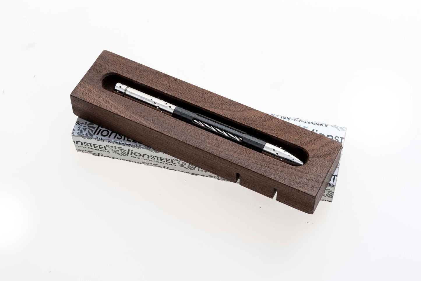 LionSteel Nyala Carbon Fiber Grey Shine Titanium Pen
