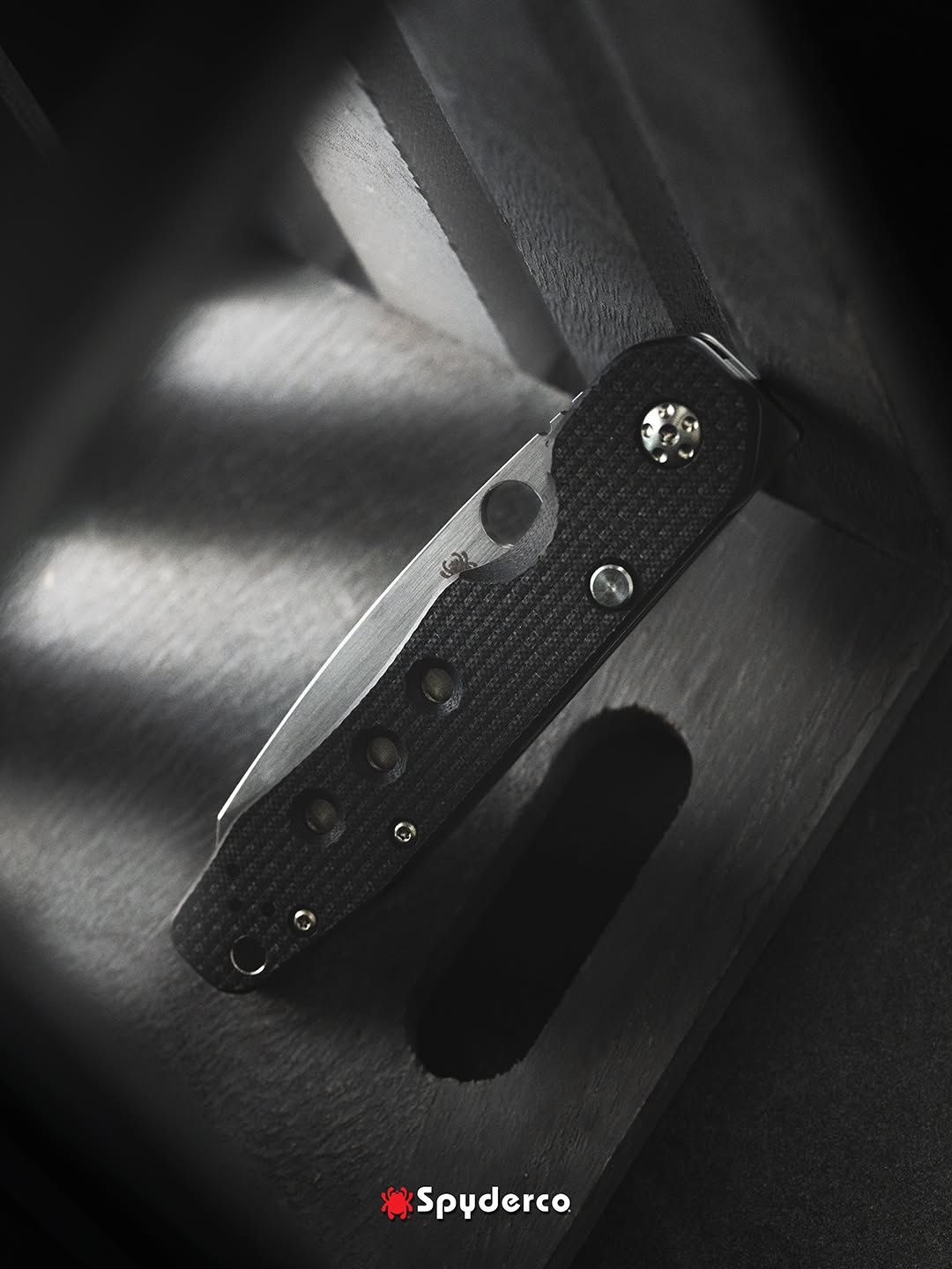 Spyderco Smock 3.39" CPM S30V Carbon Fiber/G10 Front Flipper Folding Knife C240CFP