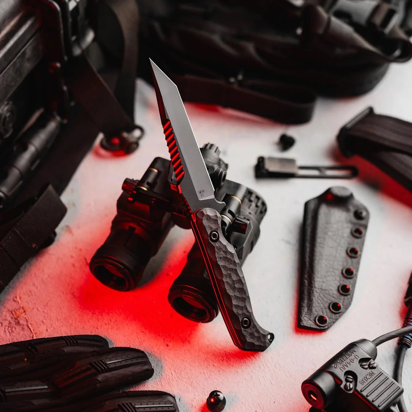 Toor Knives Darter T 4.25" CPM-M4 Shadow Black KG GunKote Black/Red G10 Fixed Blade Knife
