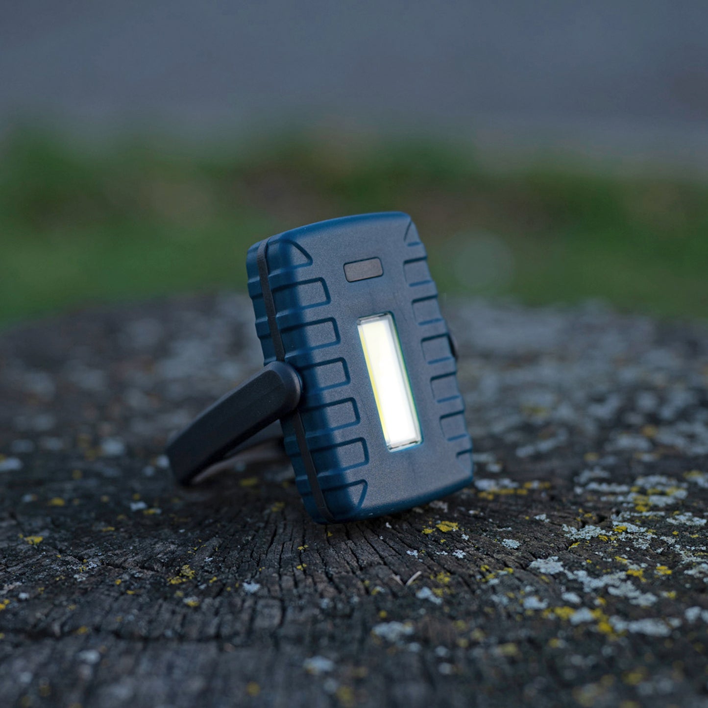 Carson Multipurpose COB LED Flashlight with Hook and Stand KL-20