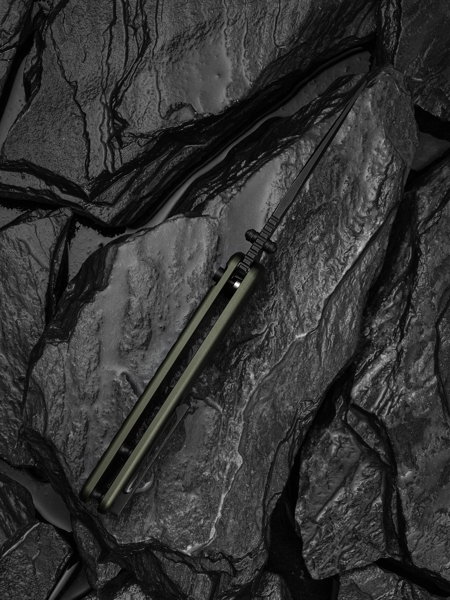 Civivi Iron Tide 3.24" Sandvik 14C28N Forest Green Aluminium Button-Lock Folding Knife C25011-2