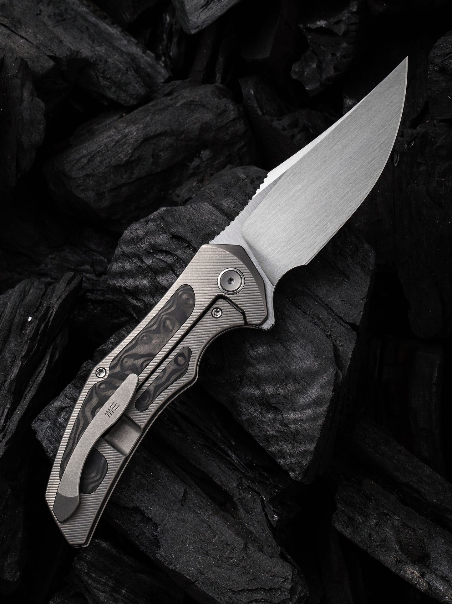 WE Magnetron 3.76" CPM 20CV Rose Carbon Fiber Titanium Folding Knife WE18058-2