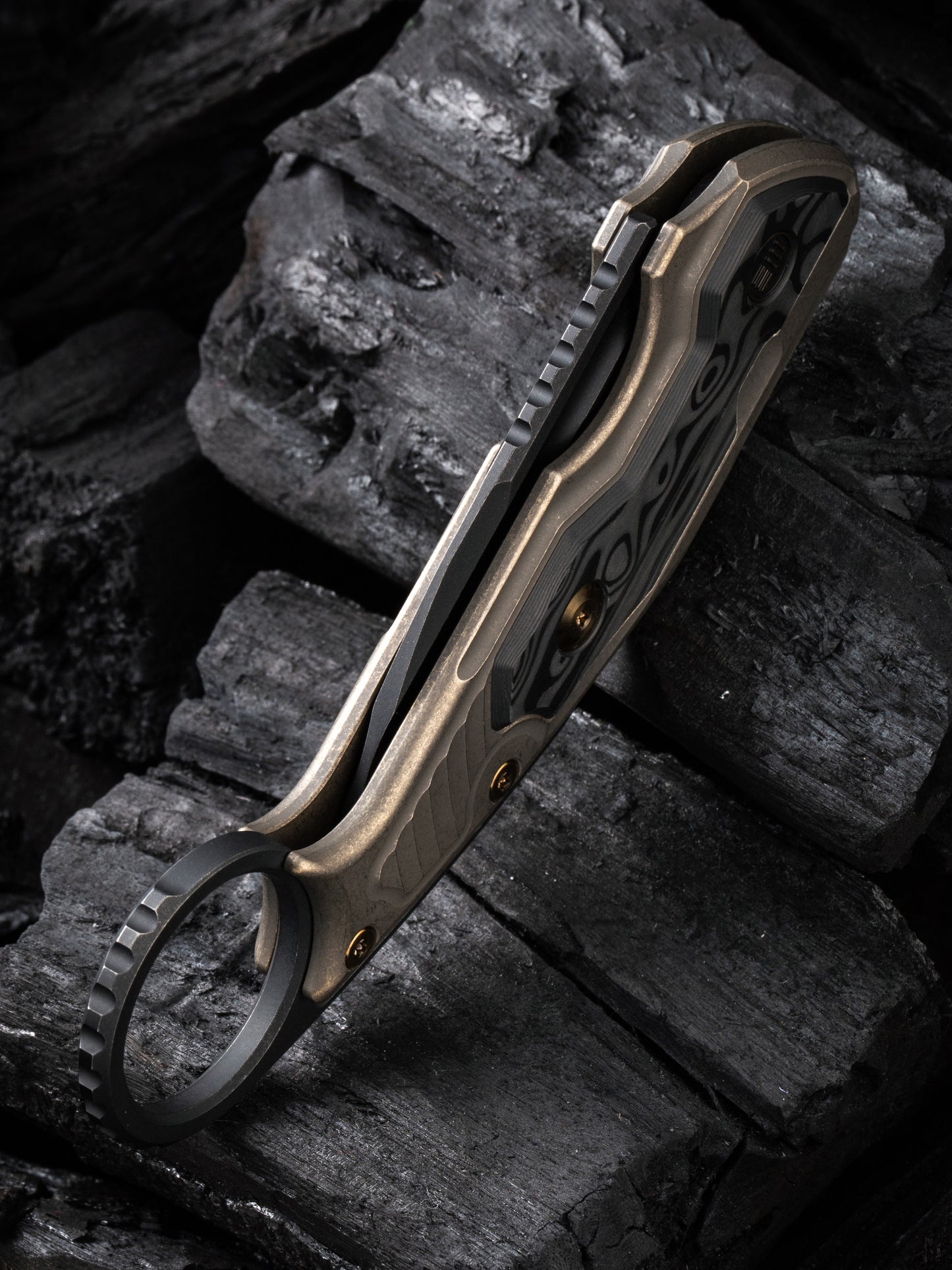 WE Yardbird 2.44" Black CPM 20CV Rose Carbon Fiber Bronze Titanium Folding Knife by Maciej Torbe WE22021-2