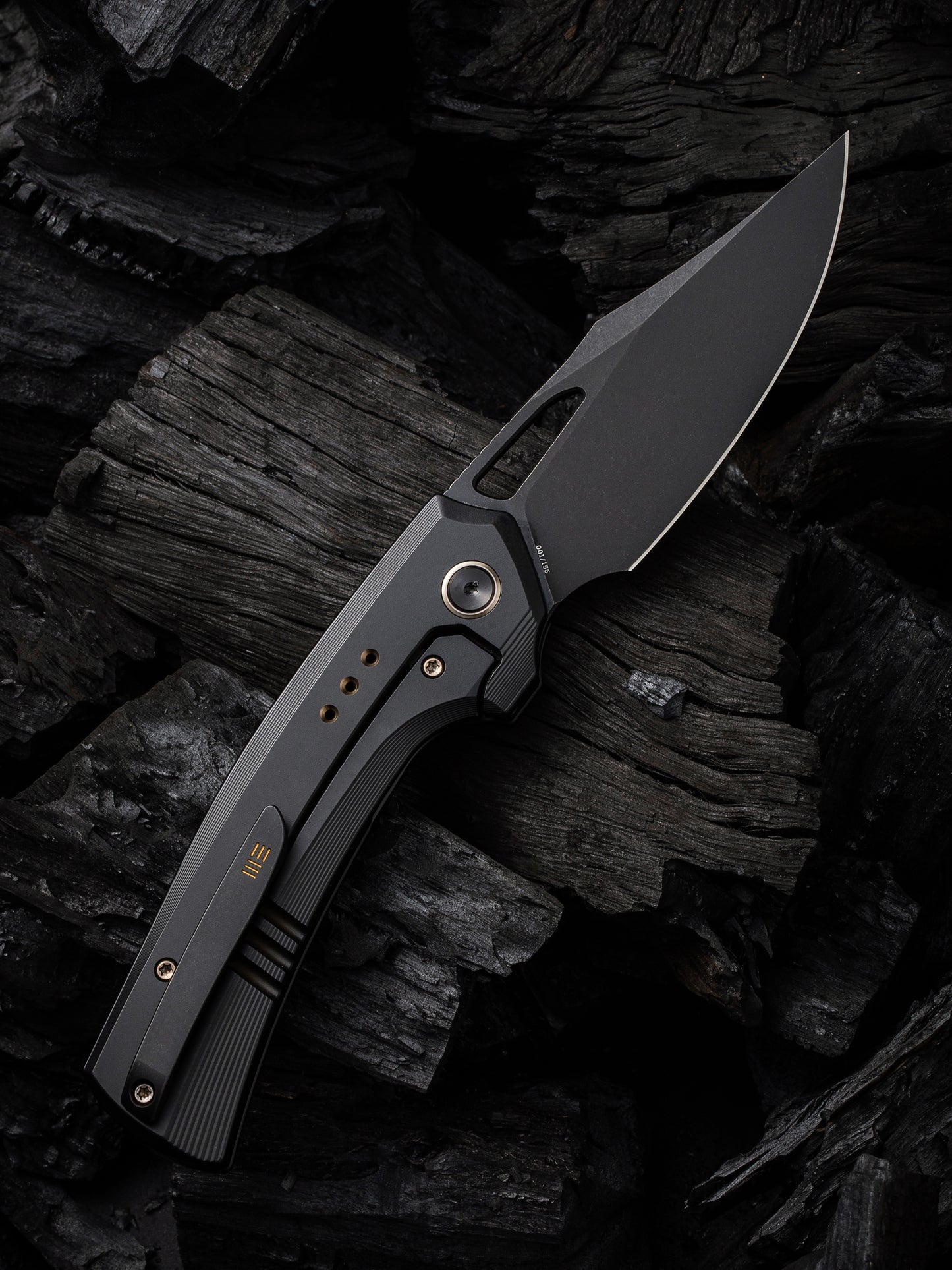 WE Nefaris Limited Edition 3.48" CPM 20CV Black Copper Foil Carbon Fiber Titanium Folding Knife WE22040F-1