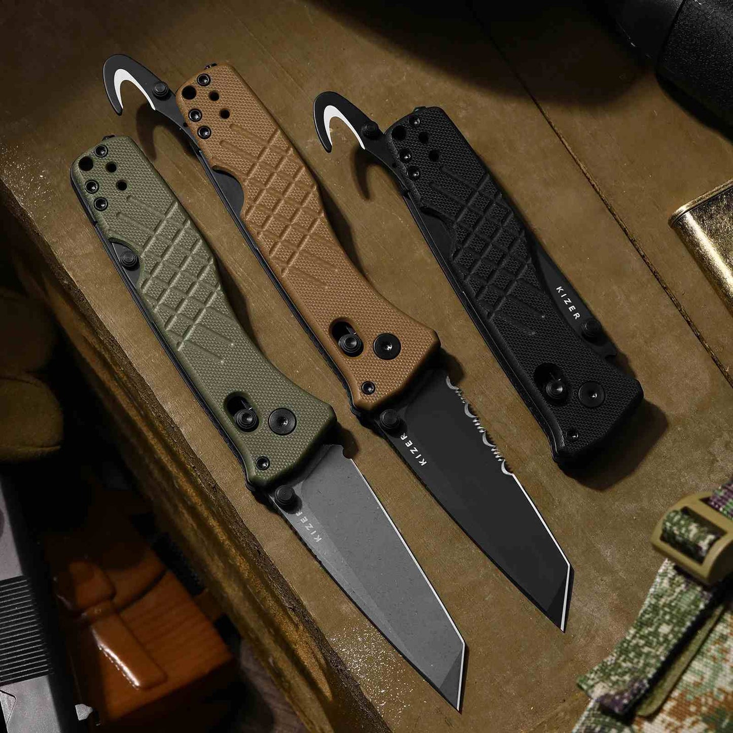 Kizer Aegis T 3.21" AEB-L Black G10 Clutch-Lock Rescue Folding Knife V3774CTA1