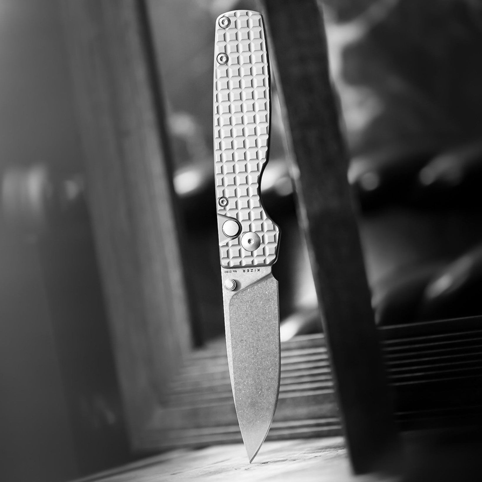 Kizer Original XL 3.27" S35VN Titanium Button-Lock Folding Knife Ki460 – Urbantoolhaus (Singapore) Pte Ltd