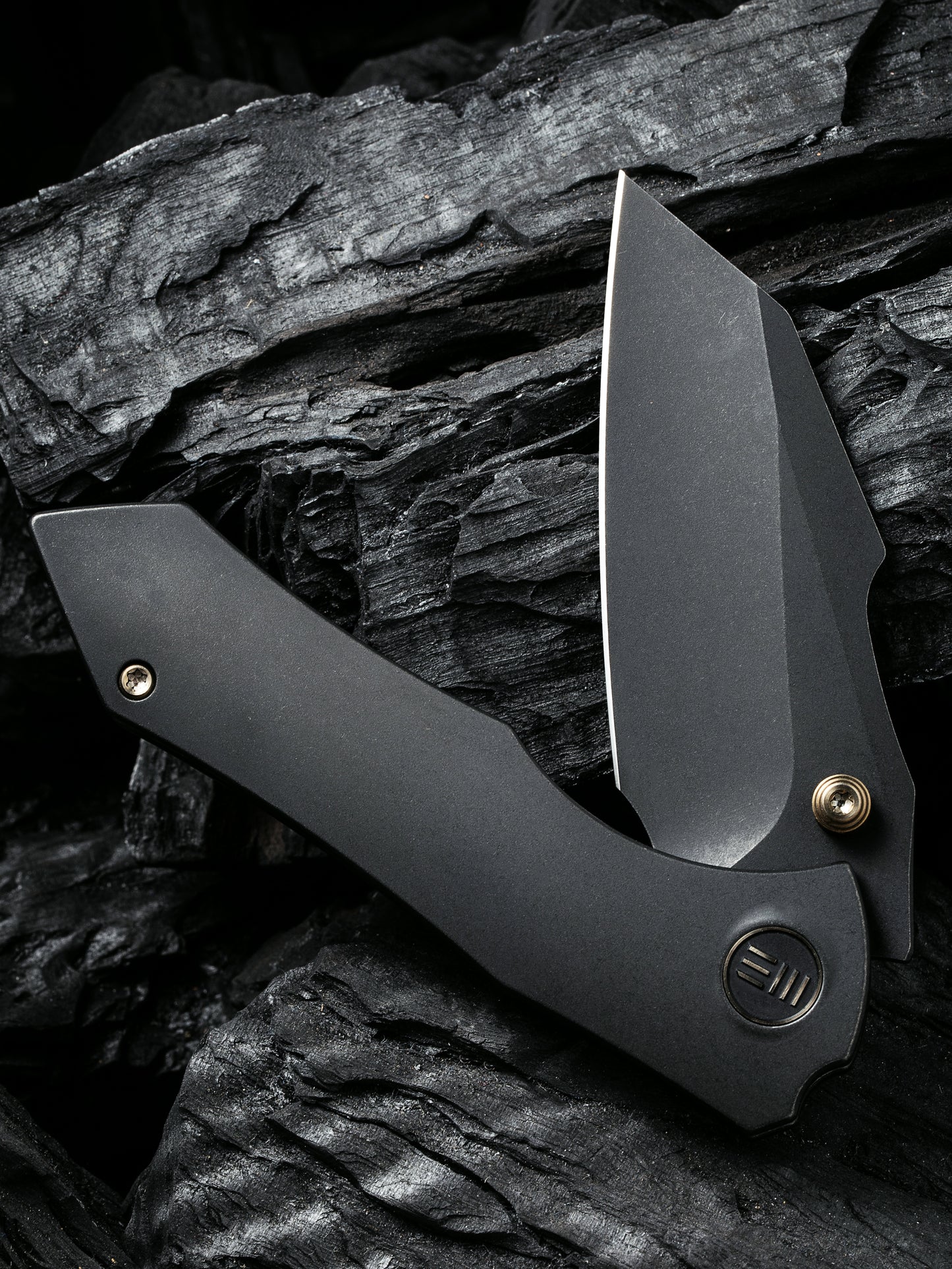 WE Knife High-Fin 2.98" CPM 20CV Black Stonewash Titanium Folding Knife WE22005-1