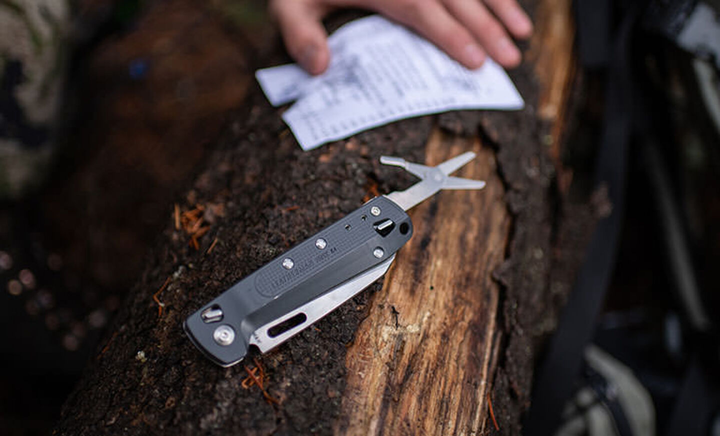Leatherman Free K4 4.5" Magnetic Locking Multi Tool Folding Knife